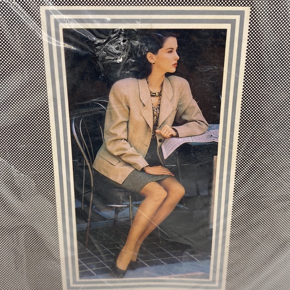 WonderBra Impressions Pantyhose Nylons Mink Size B 100-140 lbs - Picture 4 of 9